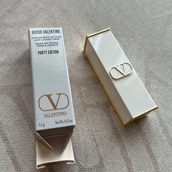 ROSSO VALENTINO EXCLUSIVE PARTY EDITION LIPSTICK undressed velvet matte 111A - Picture 11 of 16